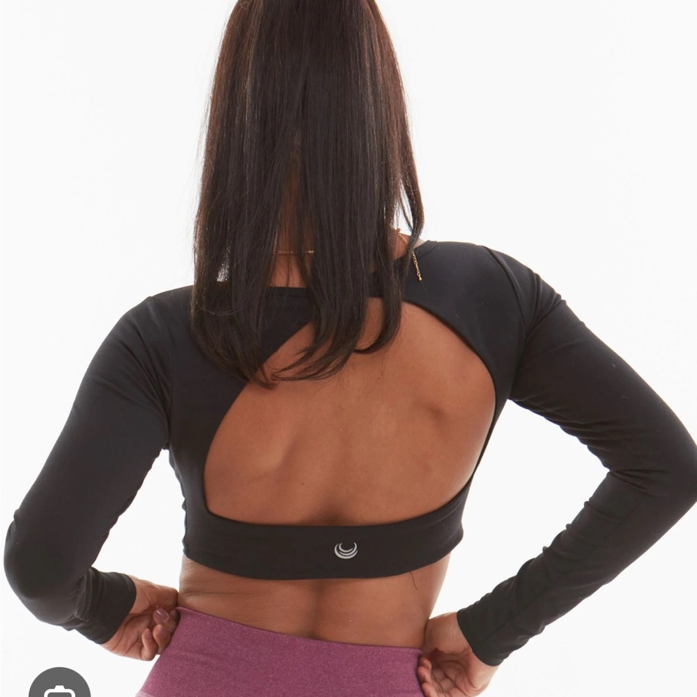Lazuli Label Open-Back Long Sleeve Crop Top